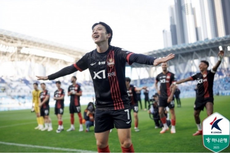 官方：韓國隊(duì)球員全晉旴因頭暈退出東亞杯，鄭承原入替